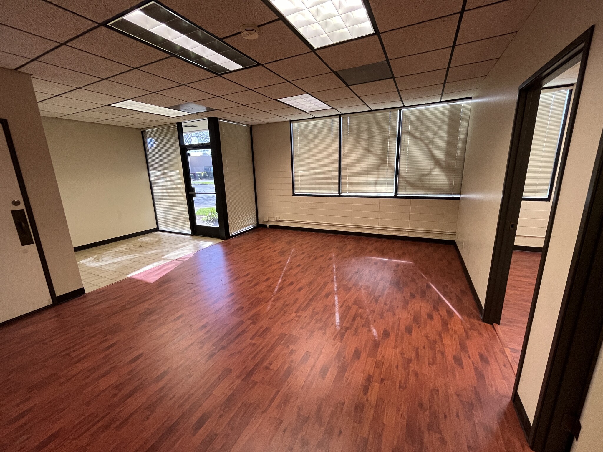 3222-3226 Ramos Cir, Sacramento, CA for lease Interior Photo- Image 1 of 9