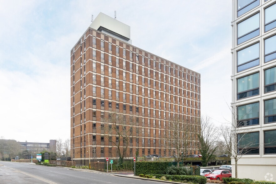 Basing Vw, Basingstoke for lease - Building Photo - Image 2 of 2