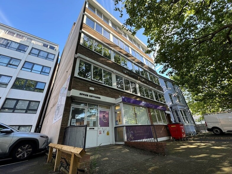 33 Kingston Crescent, Portsmouth for lease - Building Photo - Image 1 of 28