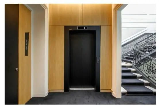 Office in Paris for lease - Lobby - Image 2 of 13