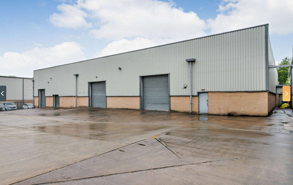 Leeds Rd, Huddersfield for sale - Primary Photo - Image 1 of 1