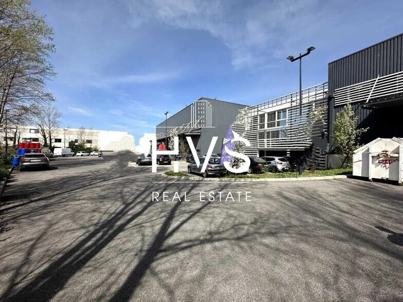 Flex in Aix-en-Provence for lease - Building Photo - Image 2 of 15