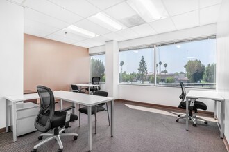 4900 California Ave, Bakersfield, CA for lease Interior Photo- Image 2 of 5