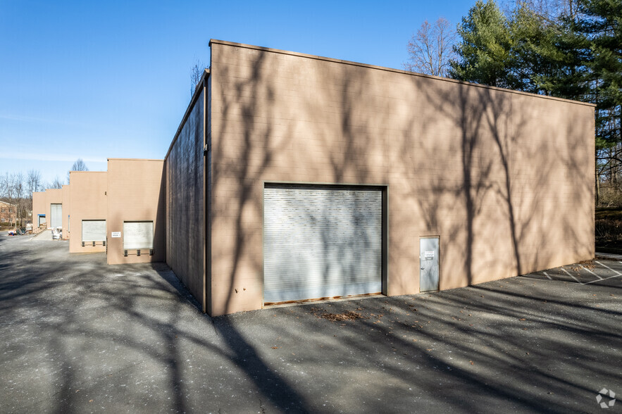 6 Powder Horn Dr, Warren, NJ for lease - Building Photo - Image 2 of 5
