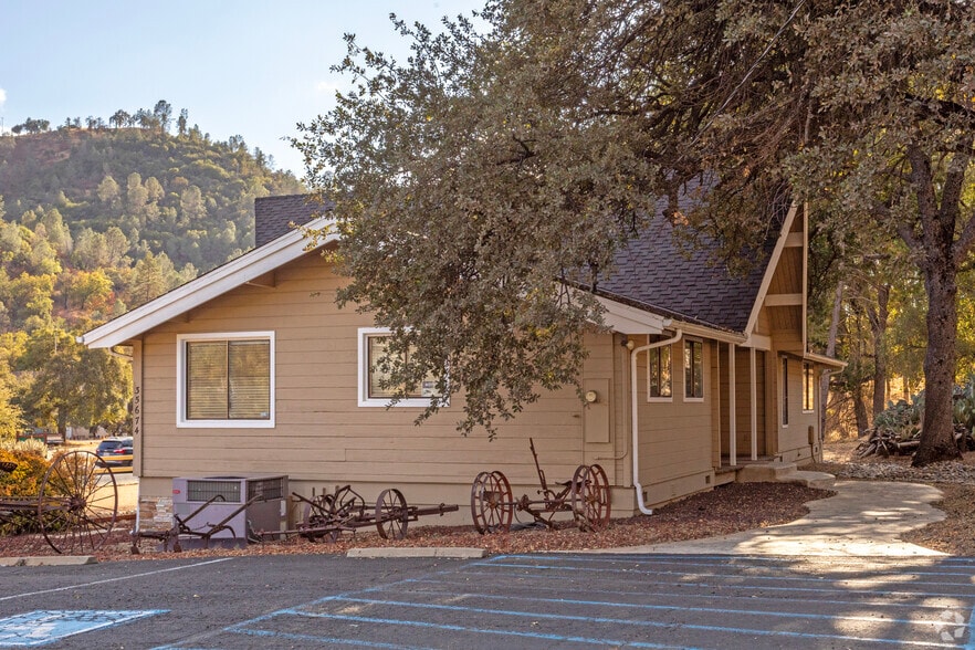 35674 Highway 41, Coarsegold, CA for sale - Building Photo - Image 2 of 2