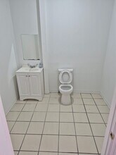 5261 33rd St E, Bradenton, FL for lease Interior Photo- Image 1 of 18