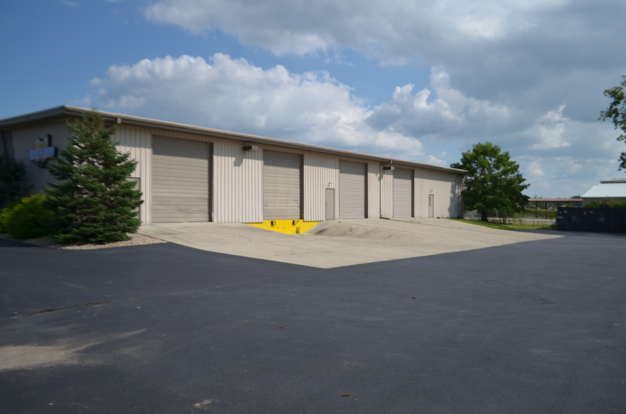 987 Claycraft Rd, Gahanna, OH for sale Building Photo- Image 1 of 1