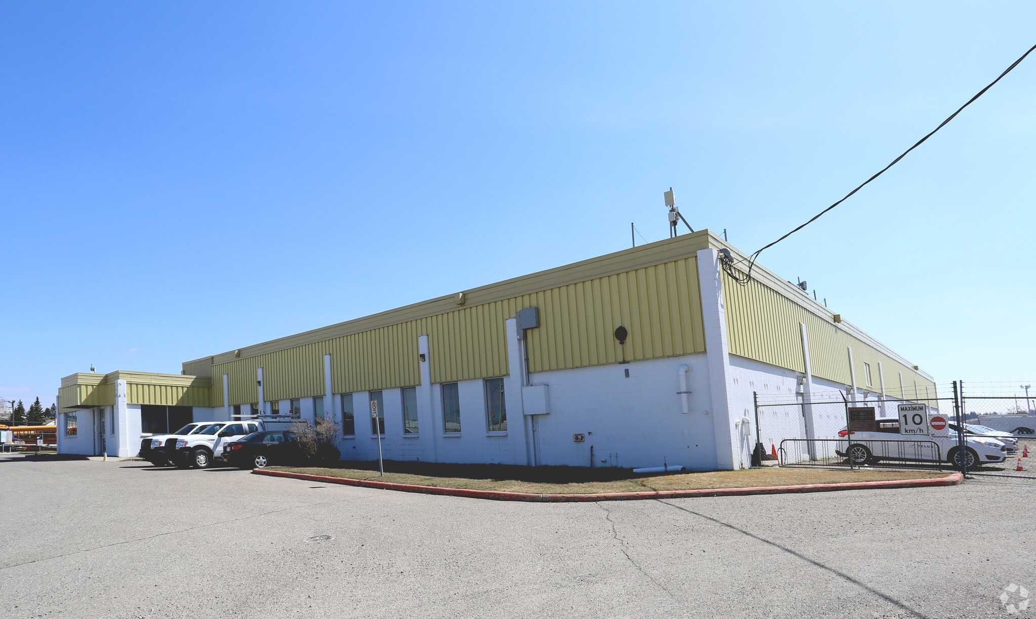 715 41st Ave NE, Calgary, AB for sale Primary Photo- Image 1 of 1