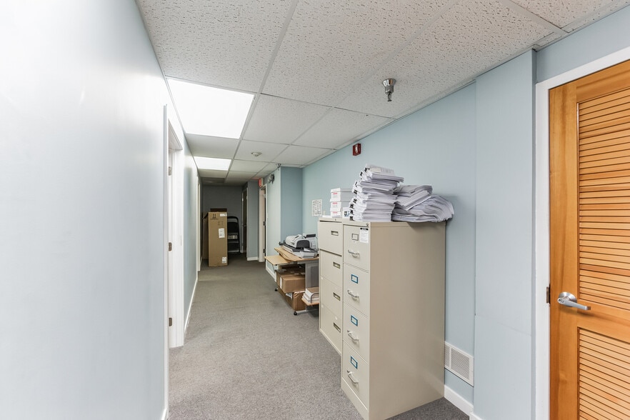 23-34 Regency Plz, Glen Mills, PA for sale - Interior Photo - Image 3 of 7