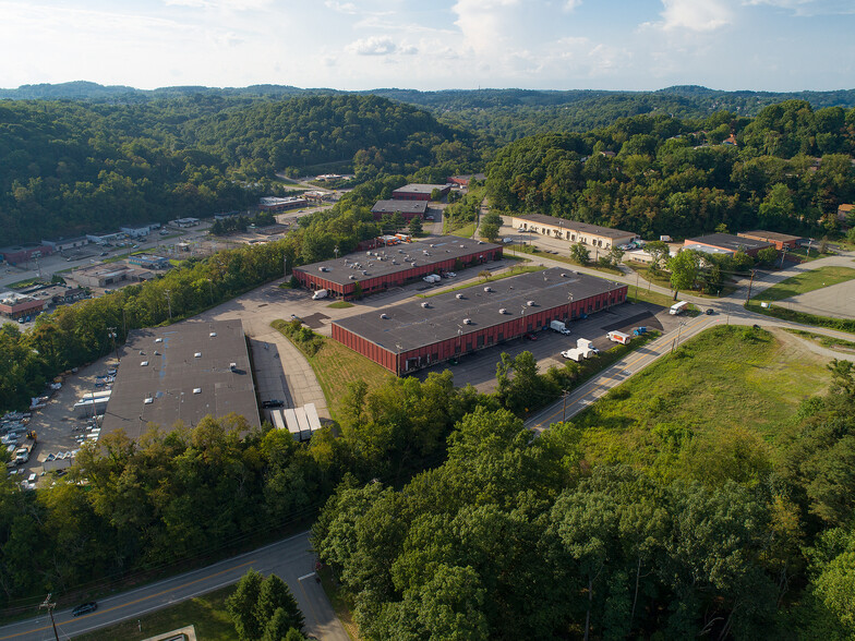 500 Plum Industrial Ct, Plum, PA for lease - Building Photo - Image 2 of 3