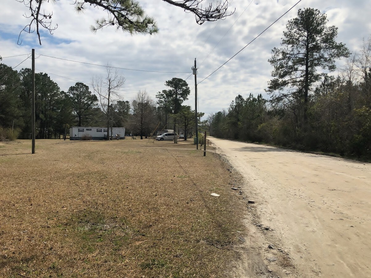 Blue Creek Rd, Jacksonville, NC 28540