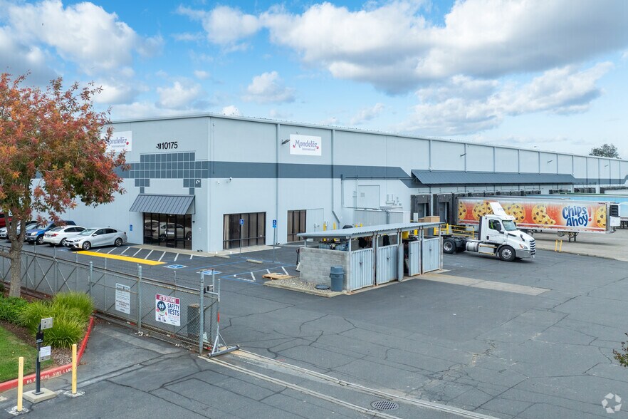 10175 Iron Rock Way, Elk Grove, CA for sale - Primary Photo - Image 1 of 1