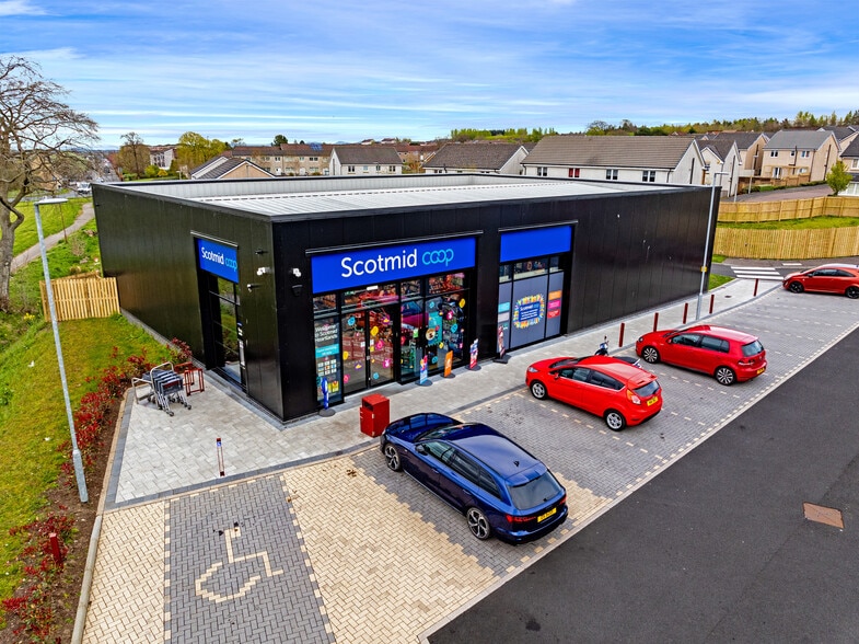 112 Rigghouse Vw, Whitburn for sale - Primary Photo - Image 1 of 1