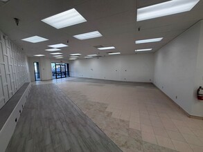6110-6190 W Flamingo Rd, Las Vegas, NV for lease Interior Photo- Image 2 of 8