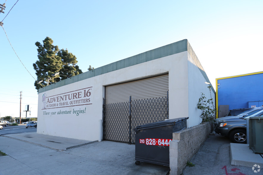 11161 W Pico Blvd, Los Angeles, CA for lease - Building Photo - Image 3 of 4