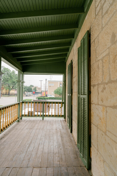 814 Augusta St, San Antonio, TX for sale - Building Photo - Image 3 of 6