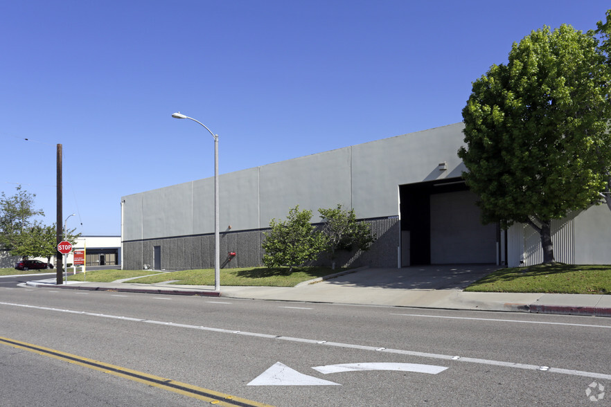 15472 Chemical Ln, Huntington Beach, CA for lease - Building Photo - Image 3 of 4