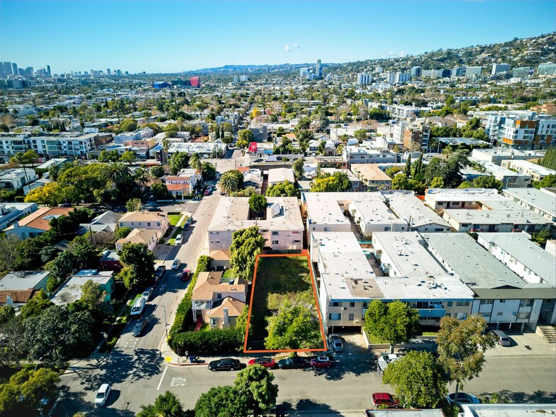 909 N Ogden Dr, West Hollywood, CA for sale - Building Photo - Image 2 of 8