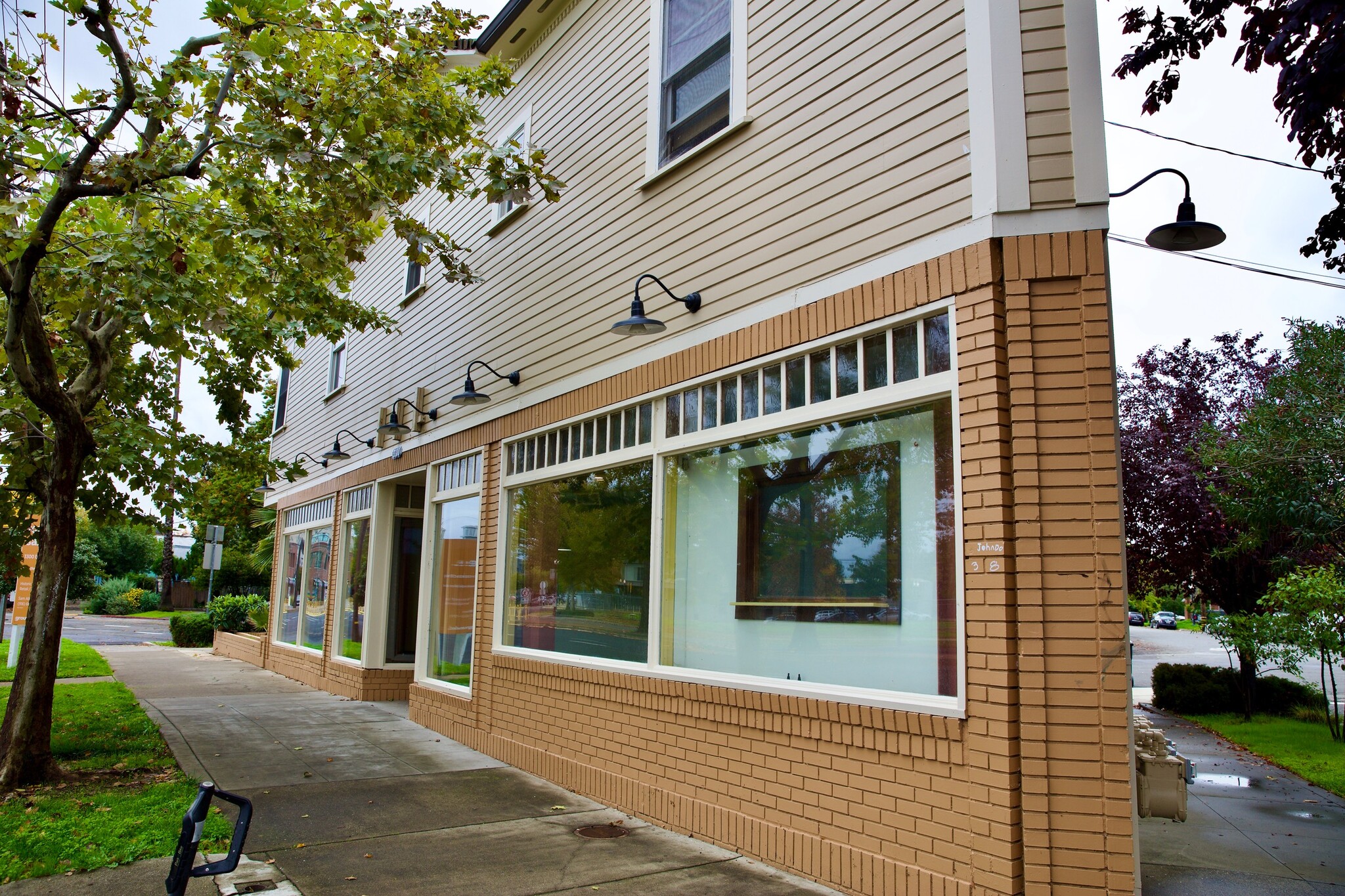 3300 Broadway St, Sacramento, CA for lease Building Photo- Image 1 of 8