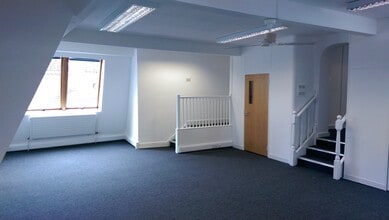 42-46 High St, Kingston Upon Thames for lease Interior Photo- Image 2 of 3