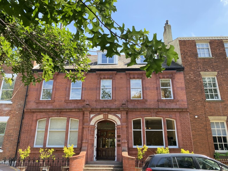 9 Park Sq E, Leeds for lease - Building Photo - Image 1 of 14