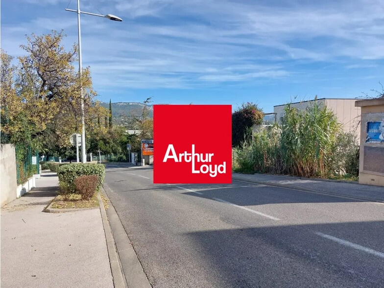 Flex in La Seyne-sur-Mer for lease - Building Photo - Image 1 of 5
