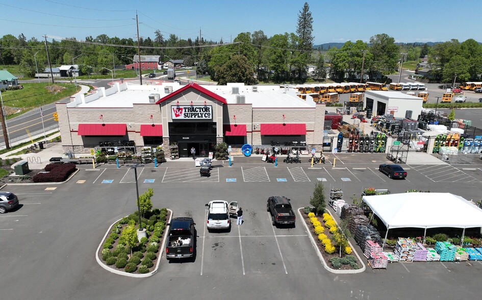 31130 S Hwy 213, Molalla, OR for sale - Primary Photo - Image 1 of 3