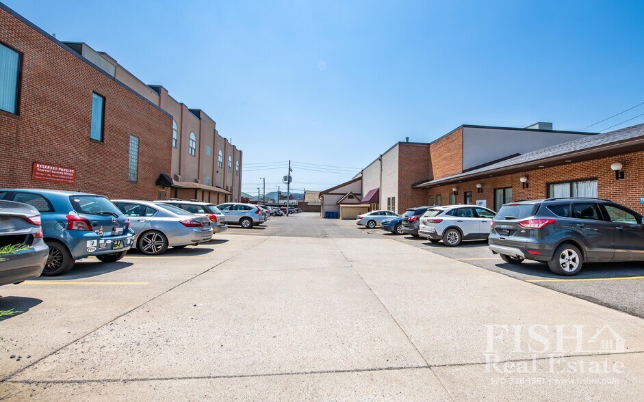 227 Academy St, Williamsport, PA for sale - Building Photo - Image 2 of 16