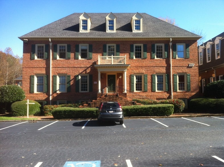 1111 Cambridge Sq, Alpharetta, GA for lease - Primary Photo - Image 1 of 37