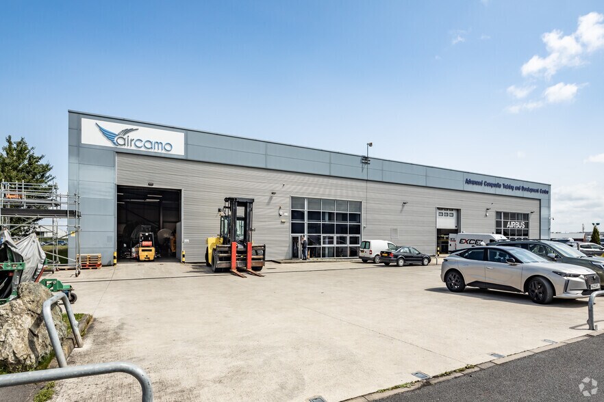 Manor Ln, Deeside for lease - Building Photo - Image 1 of 6