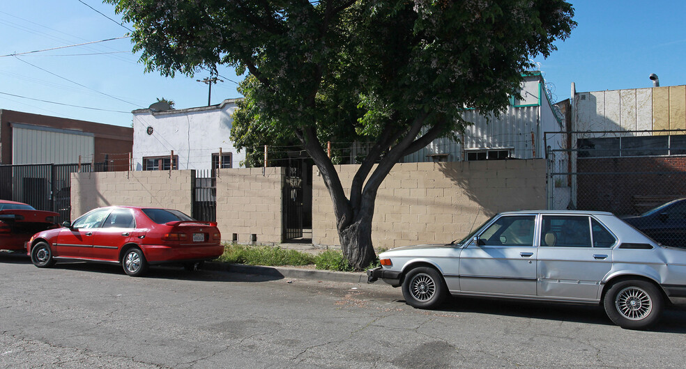 230 33rd, Los Angeles, CA for lease - Primary Photo - Image 1 of 3