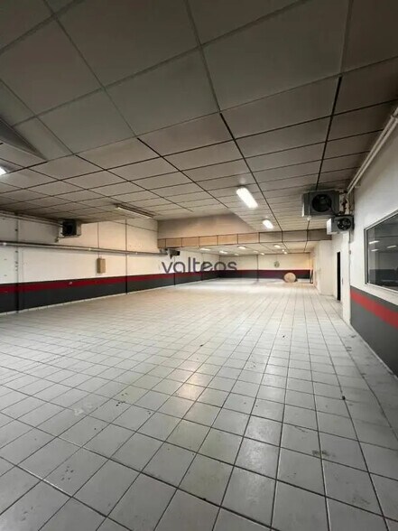 Flex in Toulouse for lease - Interior Photo - Image 2 of 4