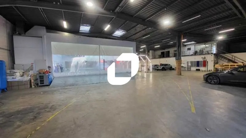 Industrial in Mérignac for lease Interior Photo- Image 1 of 9