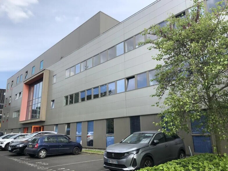 Office in Rennes for lease - Building Photo - Image 2 of 4