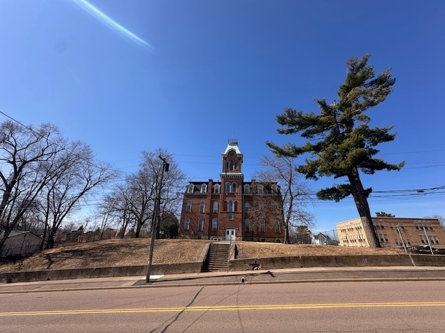 223 N 4th St, Black River Falls, WI for sale - Building Photo - Image 2 of 25