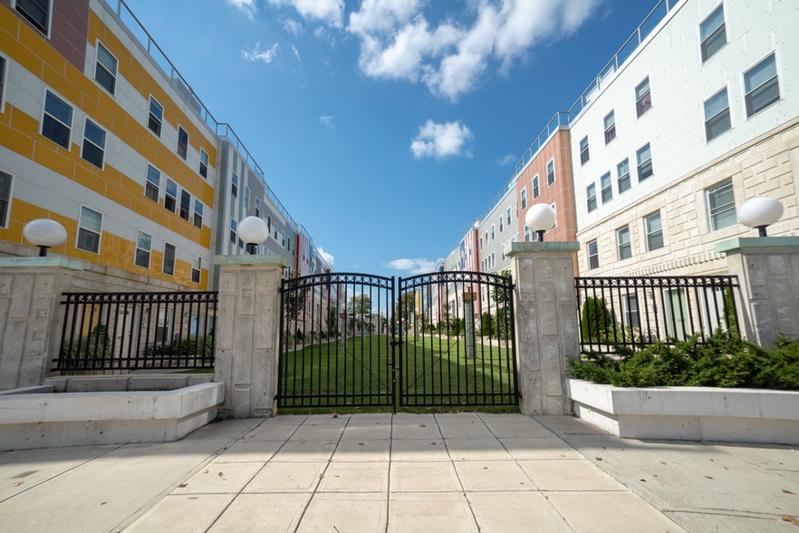800 820 N 48th St Philadelphia Pa 19139 Apartments Property For 86 Unit Apartment Building Offered At 31 000 A 5 96 Cap Rate In Philadelphia Pa