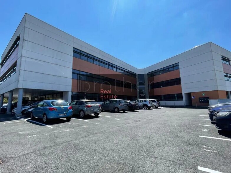 Office in VILLENAVE-D'ORNON for lease - Building Photo - Image 1 of 8