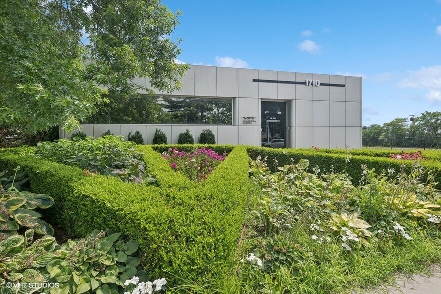 1710 Hempstead Tpke, East Meadow, NY for sale - Building Photo - Image 2 of 43