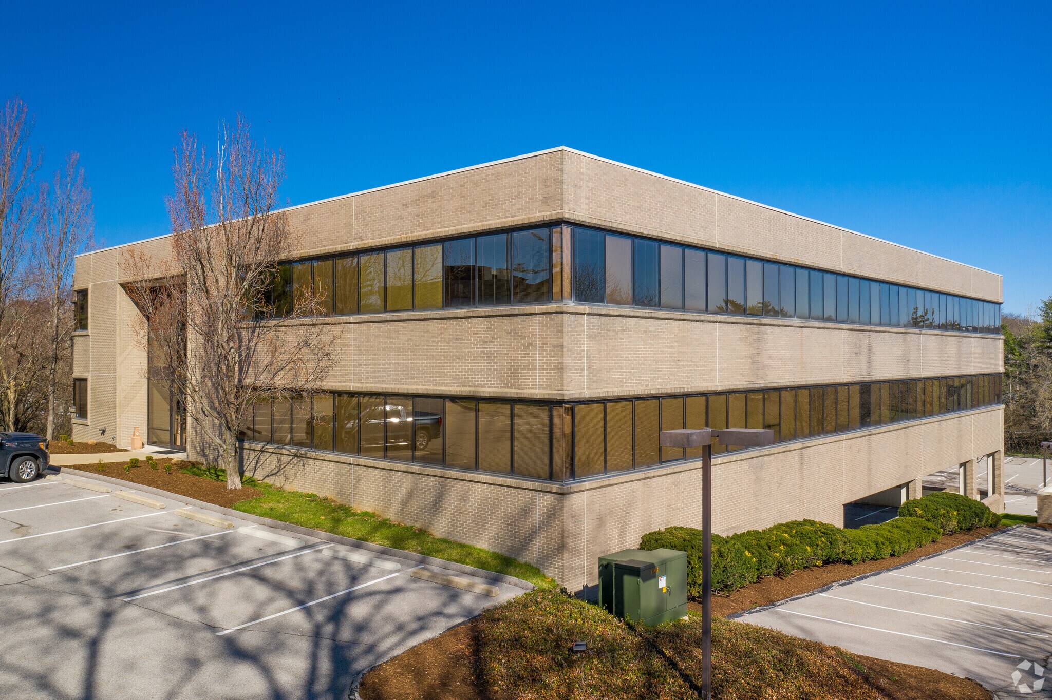 1716 Hidden Creek Ct, Saint Louis, MO for lease Building Photo- Image 1 of 5