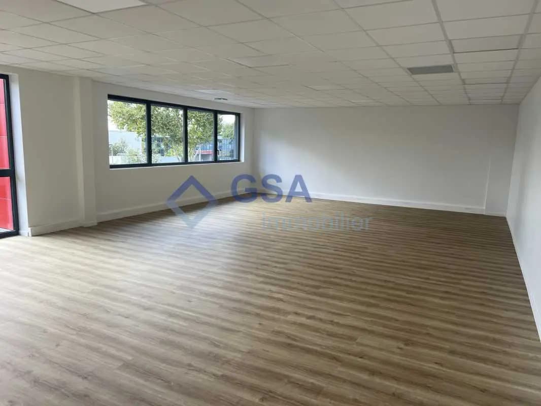 Flex in Bondoufle for lease Interior Photo- Image 1 of 2