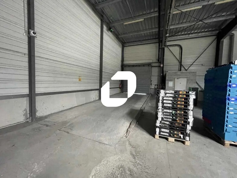 Flex in Le Haillan for lease - Interior Photo - Image 3 of 8