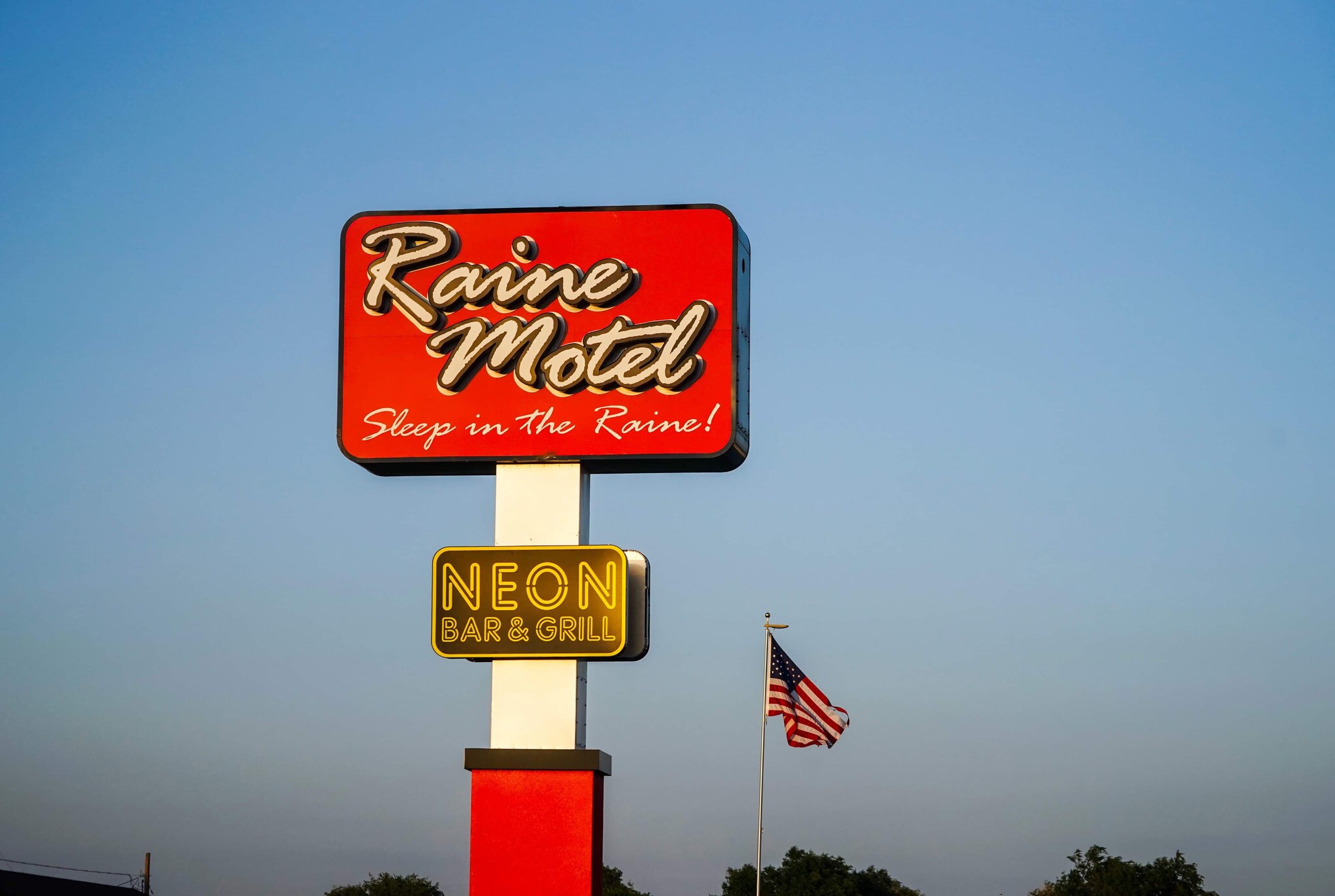 618 W Highway 20, Valentine, NE 69201 Raine Motel