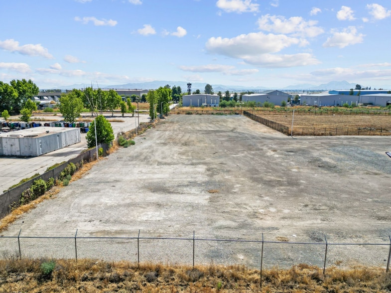 334 Malbert St, Perris, CA for lease - Building Photo - Image 3 of 10