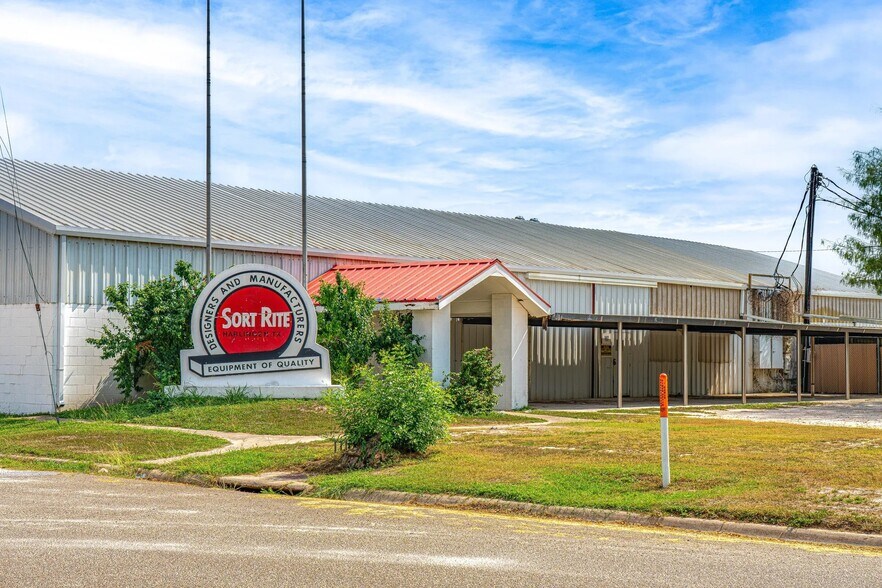 825 W Jefferson Ave, Harlingen, TX for sale - Building Photo - Image 2 of 12