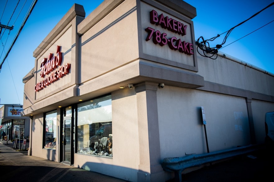 3649 Merrick Rd, Seaford, NY 11783