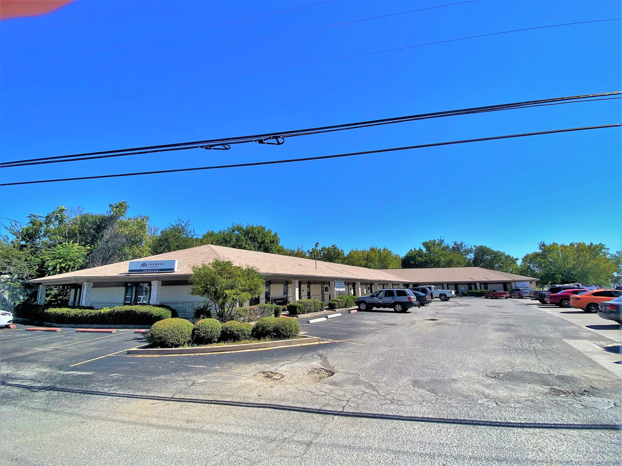 328 W Main St, Azle, TX for lease Building Photo- Image 1 of 11