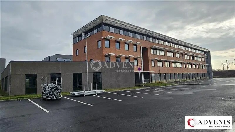 Office in Sainghin-en-Mélantois for lease Building Photo- Image 1 of 13