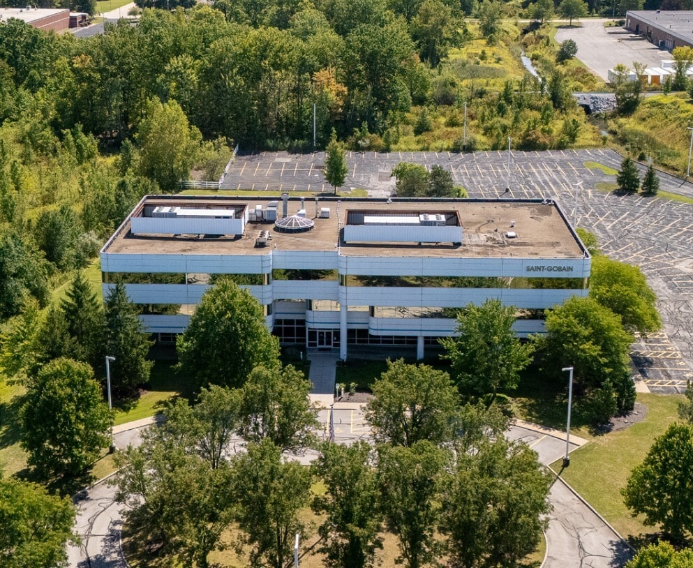 31500 Solon Rd, Solon, OH for lease Building Photo- Image 1 of 14