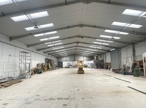 2 Tair Ffynnon, Whitland for lease Interior Photo- Image 2 of 3