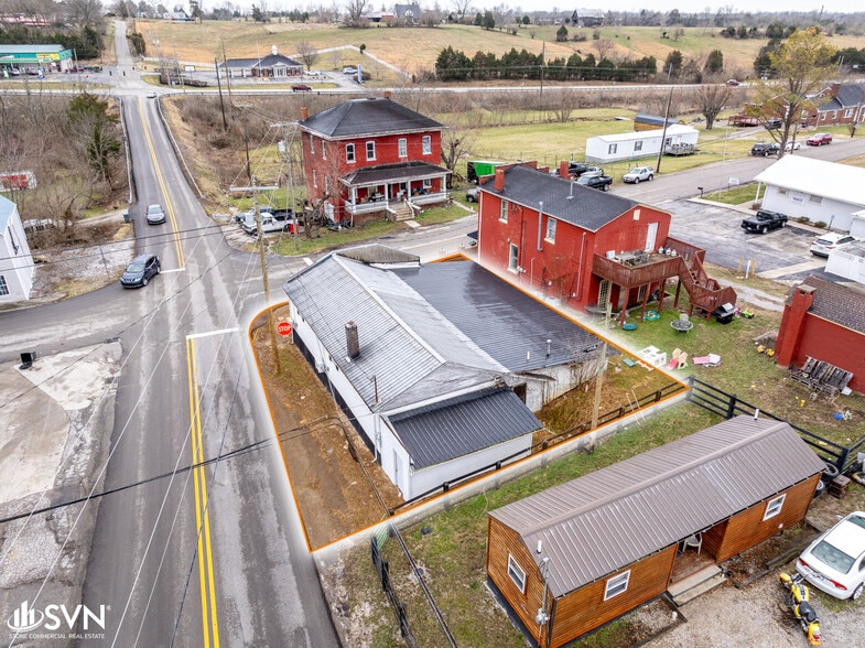 211 Waco Loop Rd, Waco, KY for sale - Primary Photo - Image 1 of 10